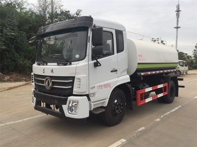 多利卡12噸灑水車