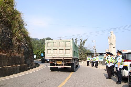 兩地治超不停歇 聯合執法在行動